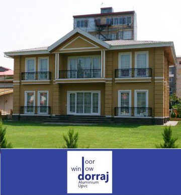 پنجره دو جداره در ساختمان